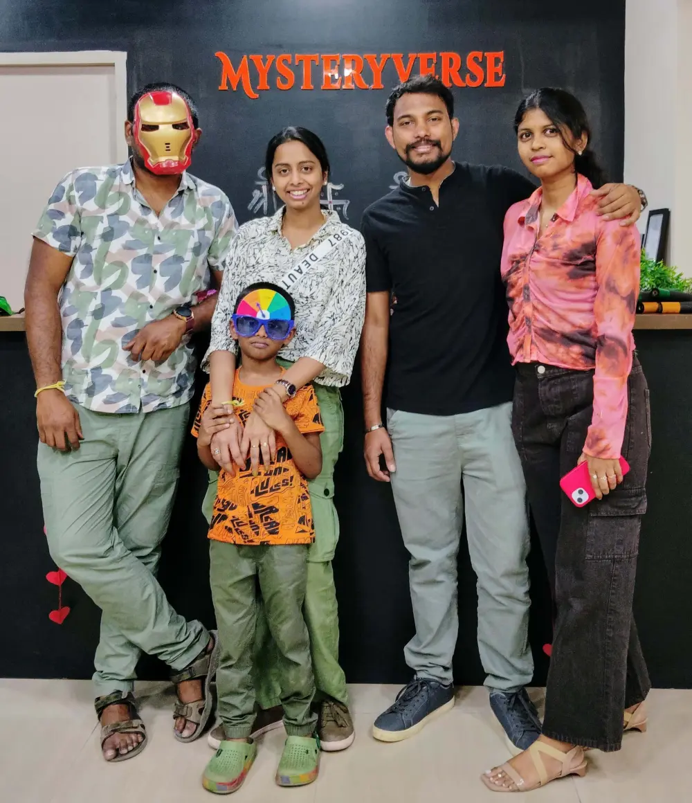 Team outing group at Mysteryverse escape room Bangalore